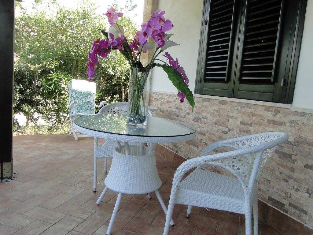 Bed and Breakfast Le Vele à Campofelice Di Roccella Extérieur photo